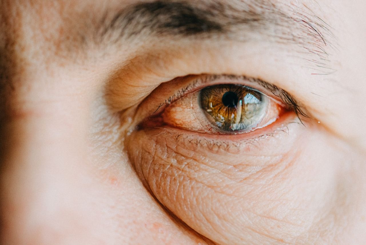 ഗവേഷണങ്ങളനുസരിച്ച്, പ്രമേഹരോഗികളിൽ 16.9% പേർക്കും ഡയബറ്റിക് റെറ്റിനോപ്പതി (DR) എന്ന അവസ്ഥ ഉണ്ടാകാറുണ്ട്. അതിൽ ഏകദേശം 3.6% പേർക്ക് കാഴ്ച നഷ്ടപ്പെടാനുള്ള സാധ്യതയും കൂടുതലാണ്. രോ​ഗ നിർണയം വൈകുന്നതാണ് ഇതിനുള്ള പ്രധാന കാരണം. ലോകത്തിലെ കാഴ്ച വൈകല്യമുള്ള ജനസംഖ്യയുടെ മൂന്നിലൊന്ന് ഇന്ത്യയിലാണെന്നാണ് സർവേകൾ ചൂണ്ടികാട്ടുന്നത്.  (Image Credits: Getty Images)