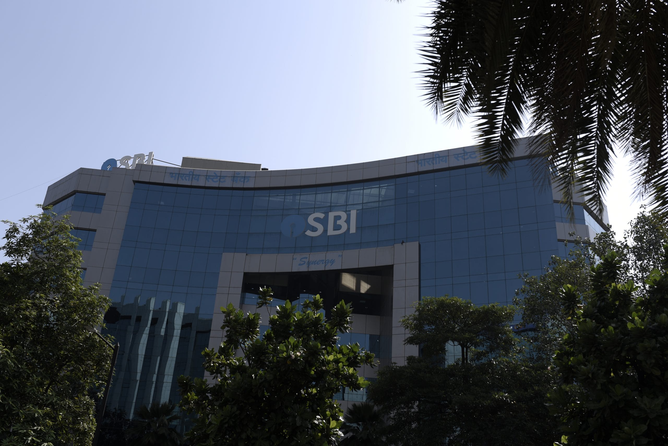 ട്യൂഷൻ ഫീസും മറ്റ് വിദ്യാഭ്യാസ ചെലവുകളും ഇതിൽ ഉൾപ്പെടും. അപേക്ഷ നൽകുന്ന വിദ്യാർത്ഥികൾ മുൻ അധ്യയന വർഷത്തിൽ കുറഞ്ഞത് 75 ശതമാനം മാർക്ക് അല്ലെങ്കിൽ 7.0 സിജിപിഎ നേടിയിരിക്കണം. കുടുംബ വാർഷിക വരുമാനം സ്കൂൾ വിദ്യാർഥികൾക്ക് മൂന്ന് ലക്ഷം രൂപയിലും കോളേജ്/പിജി വിദ്യാർത്ഥികൾക്ക് ആറ് ലക്ഷം രൂപയിലും കൂടാൻ പാടില്ല. (Image Credits: Getty Images) 
