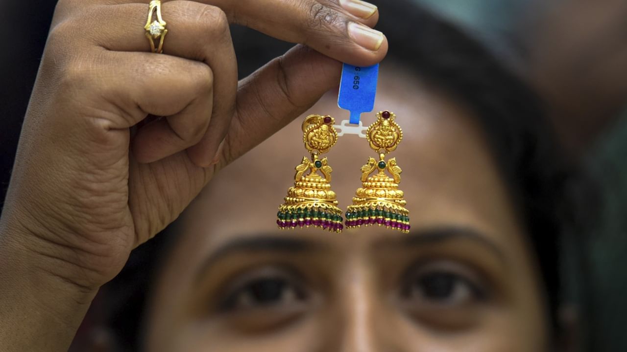 Kerala Gold Price: സ്വര്‍ണവില 97,000 കടന്നു; കുതിപ്പ് ഇനിയും തുടരും; ഒരു ലക്ഷം ഉടന്‍
