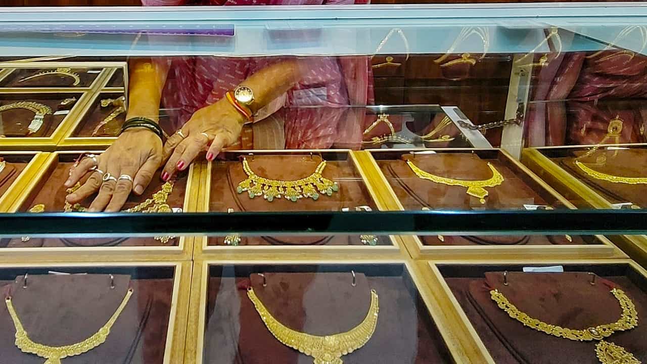 Kerala Gold Price: പൊന്നുചങ്ങാതി ചതിച്ചു; കുറഞ്ഞതൊക്കെ ഒറ്റയടിക്ക് വീണ്ടും കൂടി; ഇന്നത്തെ സ്വര്‍ണവില ഞെട്ടിക്കും