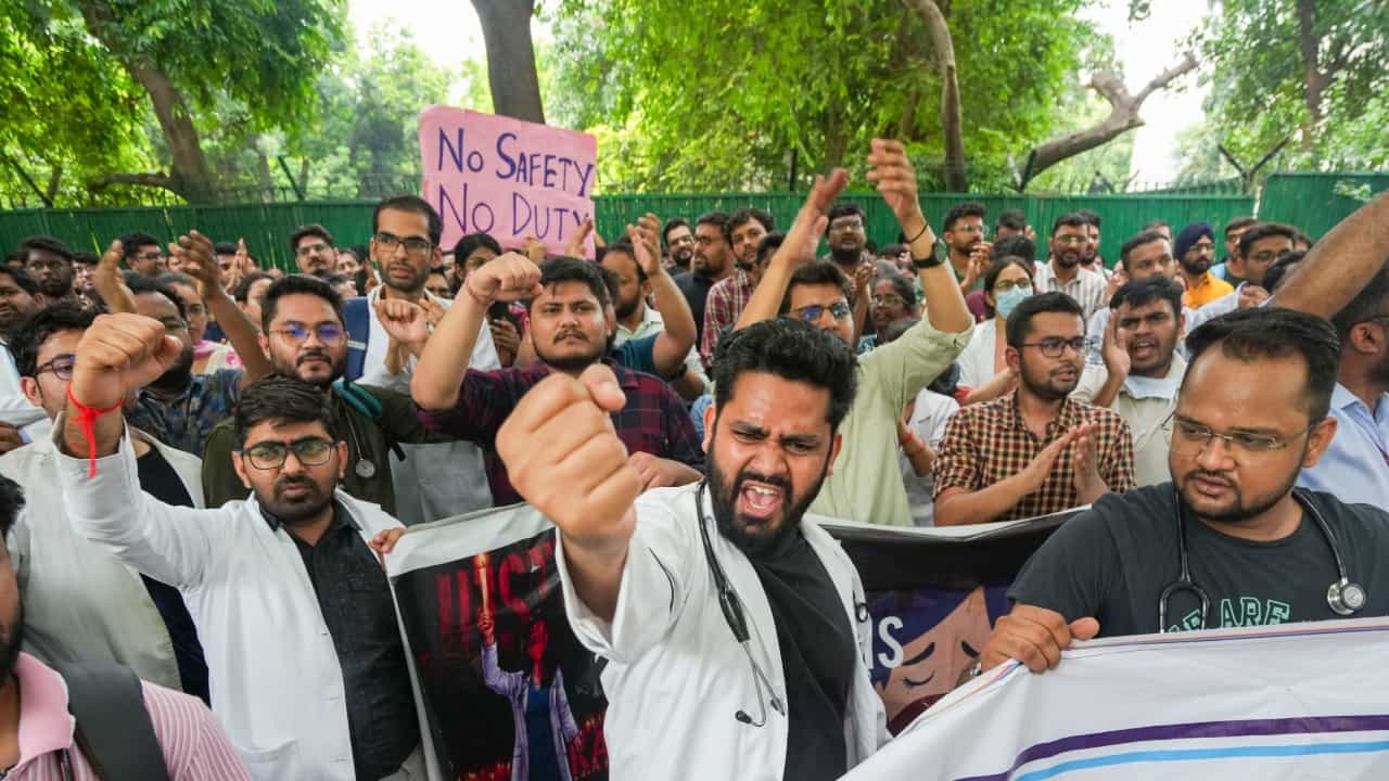 Doctors Strike: സർക്കാർ ആശുപത്രികളിൽ ഇന്ന് ഡോക്ടർമാരുടെ പ്രതിഷേധം; കോഴിക്കോട് അത്യാഹിത വിഭാഗം മാത്രം