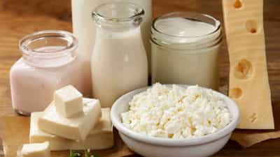 Health Tips: നല്ലതാണ്... എന്നാൽ അമിതമാകരുത്; പാലുൽപ്പന്നങ്ങൾ കഴിക്കുന്നത് കാൻസർ സാധ്യത വർദ്ധിപ്പിക്കുമോ?
