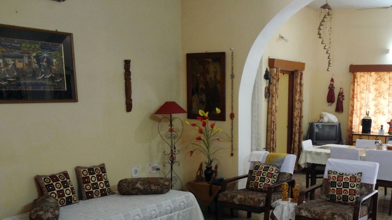 വാട്ടർ ടാങ്കിന്റെ സ്ഥാനം: വീടിന്റെ വടക്ക് കിഴക്ക് അല്ലെങ്കിൽ തെക്ക് കിഴക്ക് മൂലകളിൽ ഓവർഹെഡ് ടാങ്കുകൾ പോലുള്ളവ ഒഴിവാക്കുക. ഇത് ജീവിതത്തിൽ സമ്മർദ്ദം വർധിപ്പിക്കുന്നതിനും ആരോഗ്യത്തെ പ്രതികൂലമായി ബാധിക്കുന്നതിനും കാരണമാകും. ഇങ്ങനെയുള്ള വീടുകളിൽ താമസിക്കുന്ന വ്യക്തികൾക്ക് എപ്പോഴും തലവേദന നെഞ്ചുവേദന വയറ്റിലെ പ്രശ്നങ്ങൾ മാനസികാരോഗ്യ തകർച്ച എന്നിവ കാണപ്പെടുന്നു.(photo credit: GettyImages)