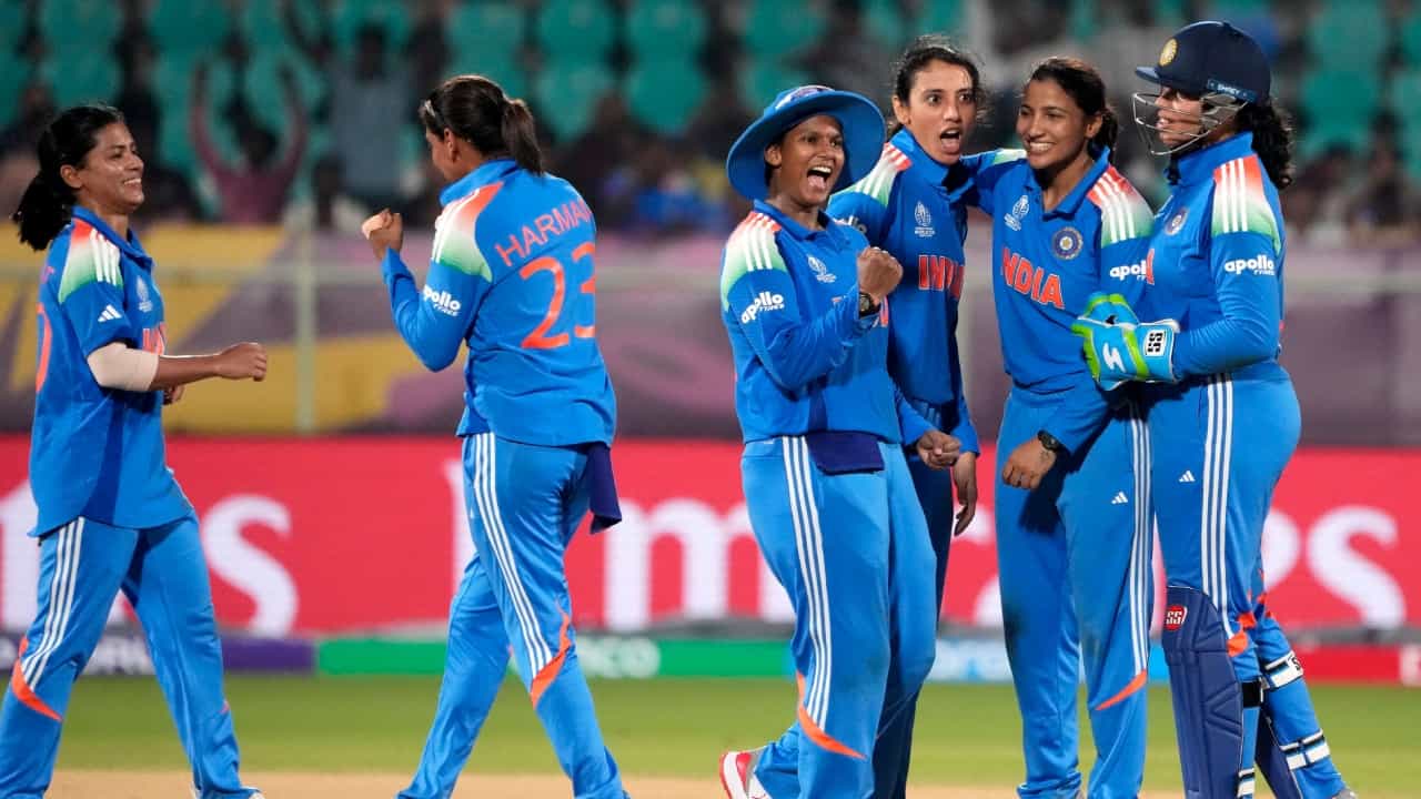 Womens ODI World Cup 2025: ഇന്ത്യക്ക് വീണ്ടും ടോസ് നഷ്ടം; ഓസ്ട്രേലിയക്കെതിരായ നിർണായക മത്സരത്തിൽ ബാറ്റ് ചെയ്യും