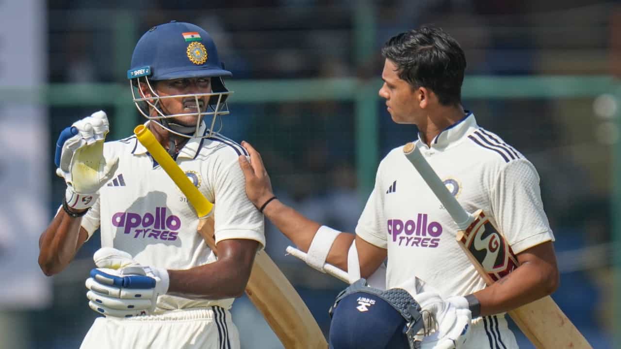 India vs West Indies: 150 കടന്നിട്ടും ഇളകാതെ ജയ്സ്വാൾ; ഫിഫ്റ്റിയടിച്ച് സായ് സുദർശൻ: ആദ്യ ദിനം 300 കടന്ന് ഇന്ത്യ