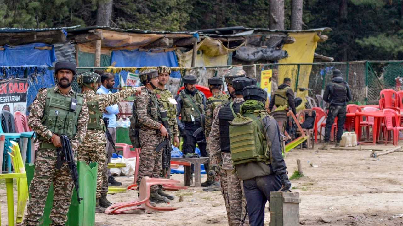 Indian Army Group C Recruitment: എൽഡിസി, ഫയർമാൻ തുടങ്ങി ഇന്ത്യൻ ആർമിയിൽ ജോലി നേടാം; ചെയ്യേണ്ടത്