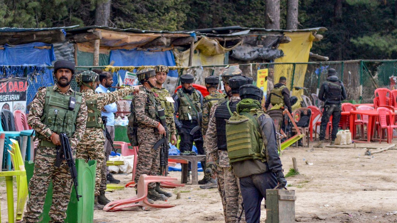 Indian Army Group C Recruitment: എൽഡിസി, ഫയർമാൻ തുടങ്ങി ഇന്ത്യൻ ആർമിയിൽ ജോലി നേടാം; ചെയ്യേണ്ടത്