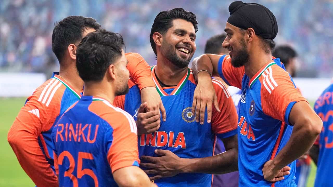India vs Australia: കാന്ബറയില് റണ്ണൊഴുകുമോ? പ്രതീക്ഷിക്കുന്ന പ്ലേയിങ് ഇലവന് India vs Australia: കാന്ബറയില് റണ്ണൊഴുകുമോ? പ്രതീക്ഷിക്കുന്ന പ്ലേയിങ് ഇലവന്