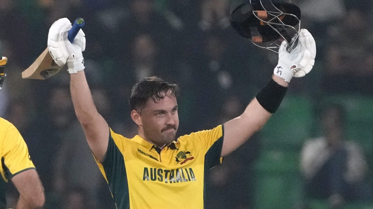 പകരം ജോഷ് ഫിലിപ്പിയെ ടീമിലുള്‍പ്പെടുത്തി.  മറ്റൊരു വിക്കറ്റ് കീപ്പറായ അലക്‌സ് കാരിയെയും ഒഴിവാക്കിയിരുന്നു. ഈ സാഹചര്യത്തില്‍ ജോഷ് ഫിലിപ്പി പ്ലേയിങ് ഇലവനിലെത്തിയേക്കും  (Image Credits: PTI)