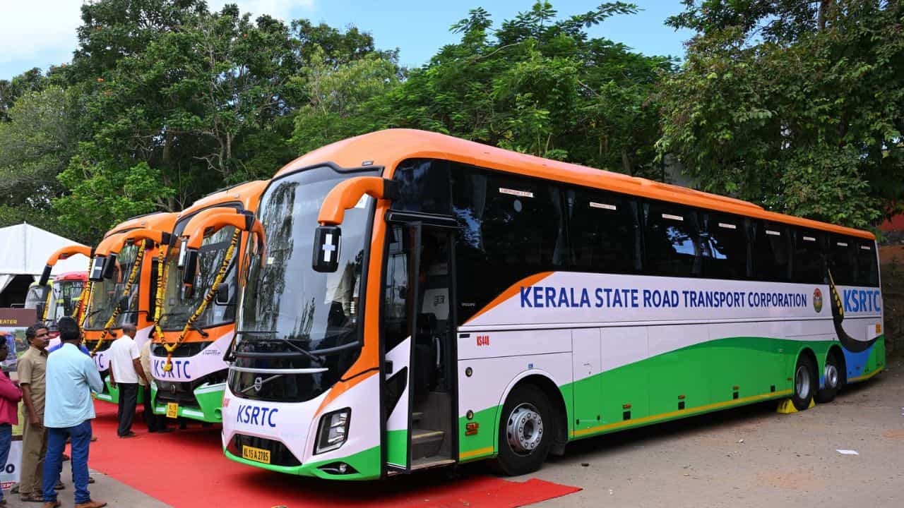 KSRTC Pilgrims Package: ഗുരുവായൂരപ്പനെ കൺകുളിർക്കെ കാണാം; തീർത്ഥാടകർക്ക് കെഎസ്ആർടിസിയുടെ കിടിലൻ പാക്കേജ് KSRTC Pilgrims Package: ഗുരുവായൂരപ്പനെ കൺകുളിർക്കെ കാണാം; തീർത്ഥാടകർക്ക് കെഎസ്ആർടിസിയുടെ കിടിലൻ പാക്കേജ്