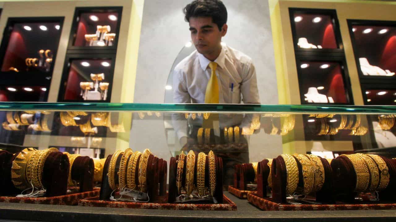 Kerala Gold Rate: ഇങ്ങനെ പോയാൽ എന്താകും പൊന്നേ! പിന്നോട്ടില്ലാതെ സ്വർണവില; ഇന്നത്തെ നിരക്ക്