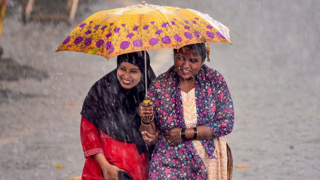 Kerala Rain Alert: വരുന്നത് ഇടിയോട് കൂടിയ മഴ; ഇന്ന് ഏഴ് ജില്ലകളിൽ യെല്ലോ അലർട്ട്