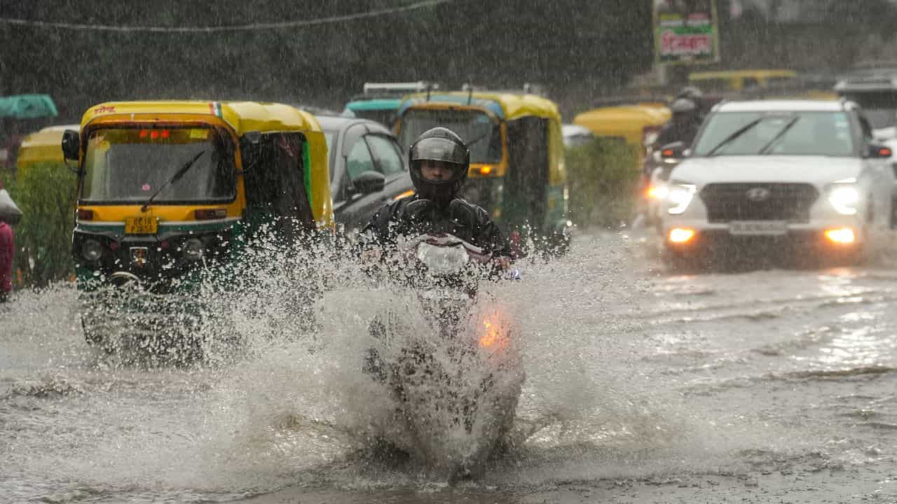 Kerala Rain Alert: മഴ കുറഞ്ഞോ? മുന്നറിയിപ്പില്ല; ഈ ജില്ലകളിൽ വരും മണിക്കൂറിൽ മഴയ്ക്ക് സാധ്യത