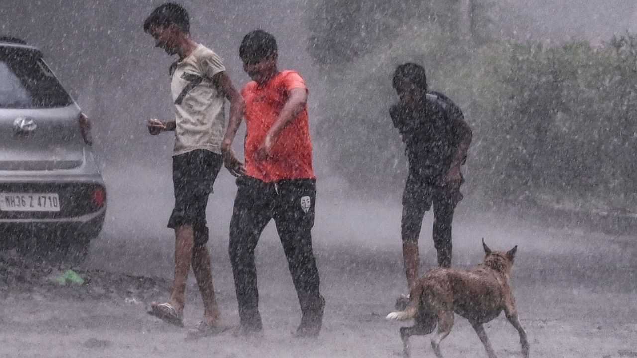 Kerala Rain Alert: ജാ​ഗ്രതാ... വരുന്നൂ പേമാരി! വിവിധ ജില്ലകളിൽ ഓറഞ്ച്, യെല്ലോ അലർട്ട്, ഇടിമിന്നൽ ജാ​ഗ്രത