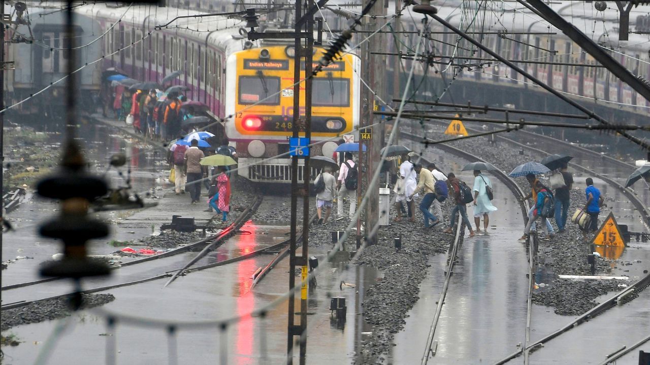 Train Timing: നിയന്ത്രണങ്ങൾ പിൻവലിച്ചു; കൊങ്കൺ പാതയിലൂടെയുള്ള ട്രെയിൻ സമയത്തിൽ മാറ്റം