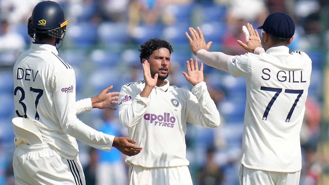 India vs West Indies: വിന്ഡീസിനെ എറിഞ്ഞുവീഴ്ത്തി ഇന്ത്യ, കുല്ദീപിന് അഞ്ച് വിക്കറ്റ് India vs West Indies: വിന്ഡീസിനെ എറിഞ്ഞുവീഴ്ത്തി ഇന്ത്യ, കുല്ദീപിന് അഞ്ച് വിക്കറ്റ്