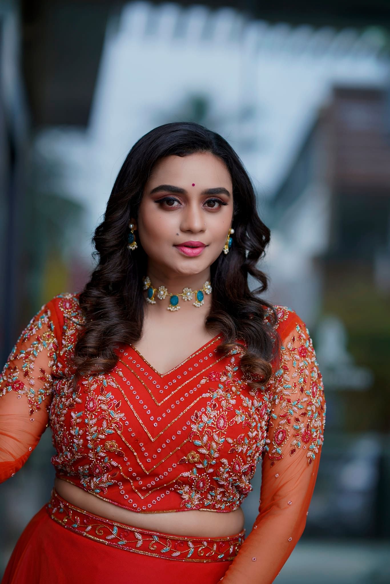 അവൾക്ക് കാശിന്റെ വില അറിയാമെന്നും കുട്ടിക്കാലം മുതൽ കുടുംബത്തിനു വേണ്ടി സമ്പാദിക്കുകയാണെന്നും താരം പറഞ്ഞു. അനു ഒരു കാർ എടുത്തത് തന്നെ താൻ അടക്കമുള്ളവർ പറഞ്ഞിട്ടാണെന്നും താരം പറഞ്ഞു.
