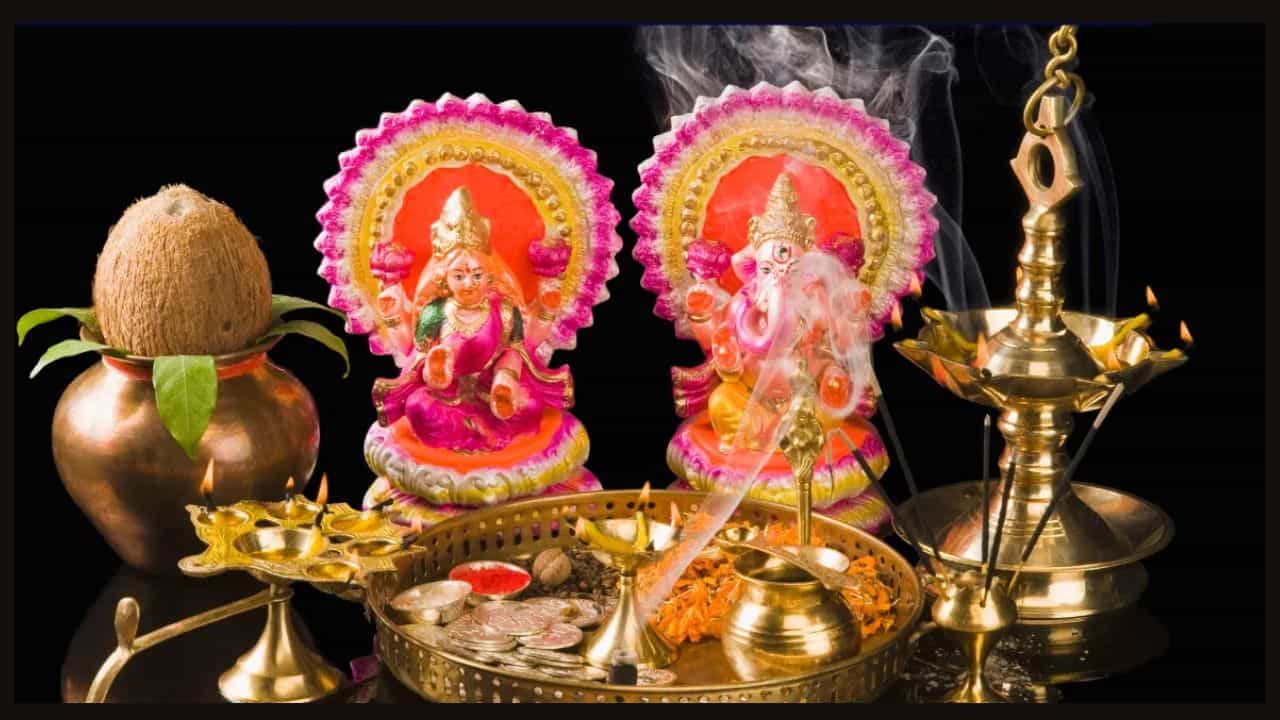 Diwali 2025: ശ്രദ്ധിക്കൂ..! 7മണിക്ക് ലക്ഷ്മിപൂജയ്ക്കൊപ്പം ഈ ശക്തിമന്ത്രങ്ങൾ ജപിക്കാൻ മറക്കരുത്
