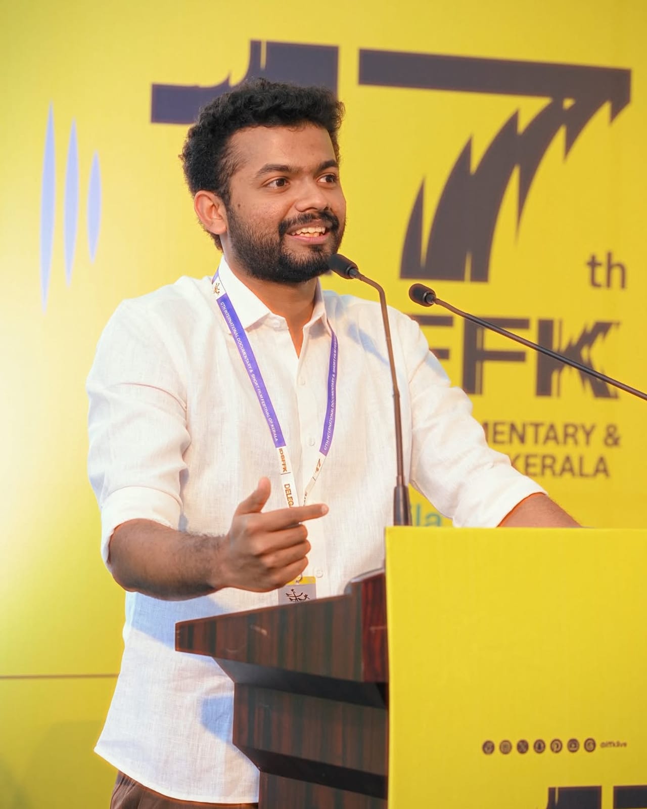 മലയാളി പ്രേക്ഷകരുടെ പ്രിയ താരമാണ് നടൻ മാത്യു തോമസ്. കുമ്പളങ്ങി നൈറ്റ്സ് എന്ന ചിത്രത്തിലൂടെയാണ് മാത്യു തോമസ് സിനിമയിൽ അരങ്ങേറ്റം കുറിക്കുന്നത്. ഇതിനു പിന്നാലെ നിരവധി ഹിറ്റ് ചിത്രങ്ങളാണ് താരം മലയാളികൾക്ക് സമ്മാനിച്ചത്. ചുരുങ്ങിയ സമയം കൊണ്ട് മലയാളി പ്രേക്ഷകരുടെ ഹൃദയത്തിൽ ഇടം നേടാൻ താരത്തിനു സാധിച്ചു. (Image Credits: Instagram)
