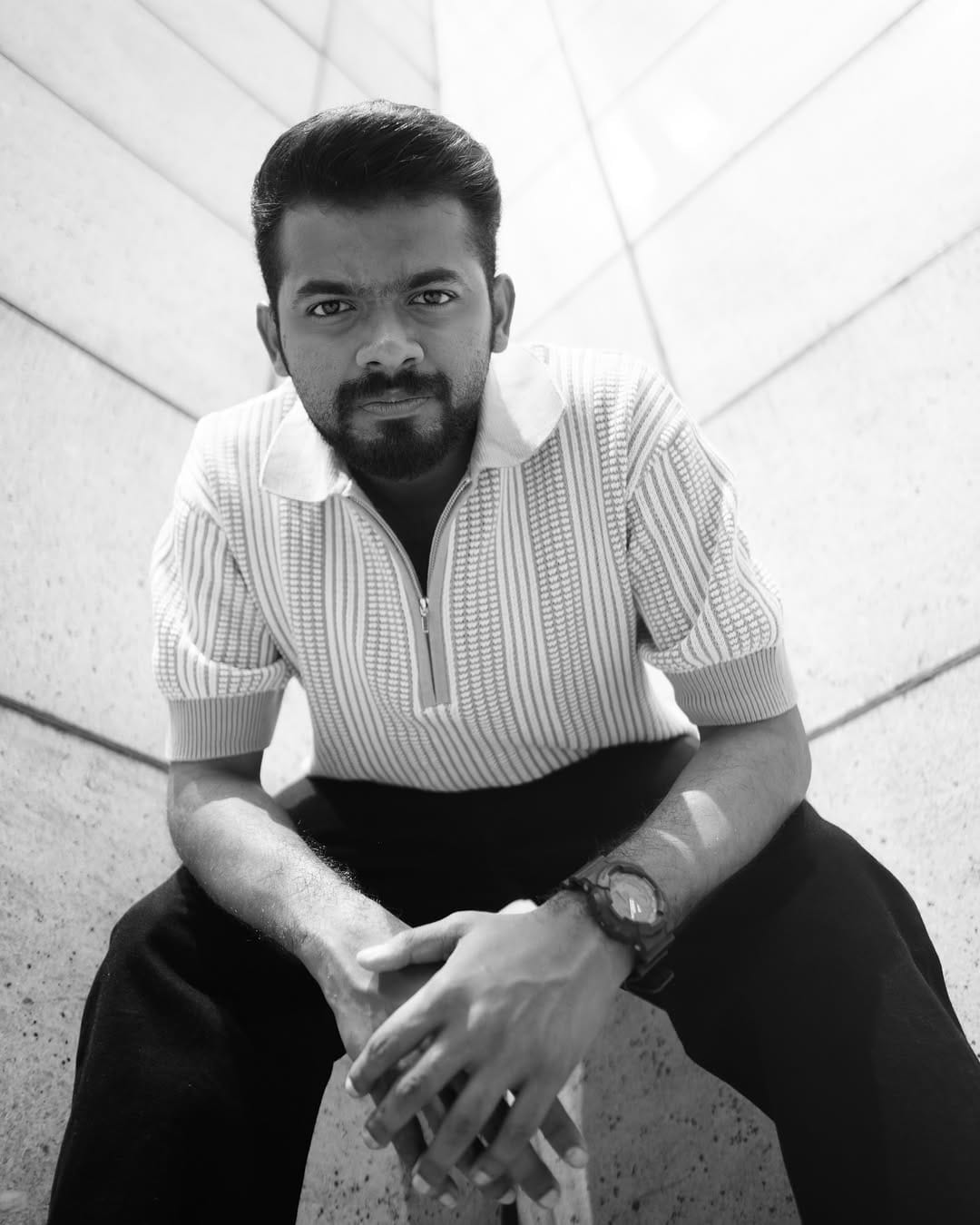 ഇപ്പോഴിത പ്രണയത്തെക്കുറിച്ച് താരം പറഞ്ഞ വാക്കുകളാണ് സോഷ്യൽ മീഡിയയിൽ വൈറലാകുന്നത്. തനിക്ക് പ്രണയത്തെക്കുറിച്ച് കാര്യമായി അറിവില്ലെന്നും അതിൽ ഒട്ടും ഭാഗ്യമില്ലെന്നുമാണ് താരം പറയുന്നത്. 
