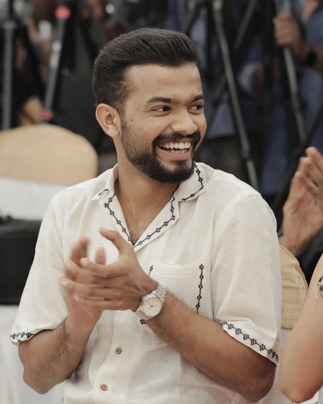 എങ്ങനത്തെ പെണ്ണിനെയാണ് മാത്യൂവിന് ഇഷ്ടമെന്ന് പേളി ചോദിച്ചപ്പോൾ എങ്ങനത്തെ പെണ്ണ് എന്ന് ഒന്നുമില്ല പെണ്ണ് ആയാൽ മതിയെന്നും മാത്യു പറഞ്ഞു.