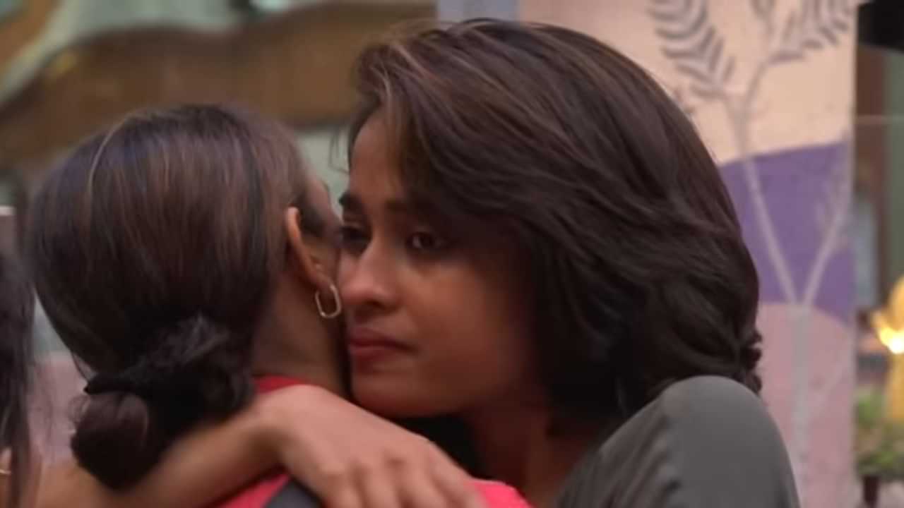 Bigg Boss Malayalam Season 7: മത്സരാർത്ഥികളെ ഞെട്ടിച്ച് മിഡ്വീക്ക് എവിക്ഷൻ; ആദില പുറത്തേക്കെന്ന് സൂചന Bigg Boss Malayalam Season 7: മത്സരാർത്ഥികളെ ഞെട്ടിച്ച് മിഡ്വീക്ക് എവിക്ഷൻ; ആദില പുറത്തേക്കെന്ന് സൂചന