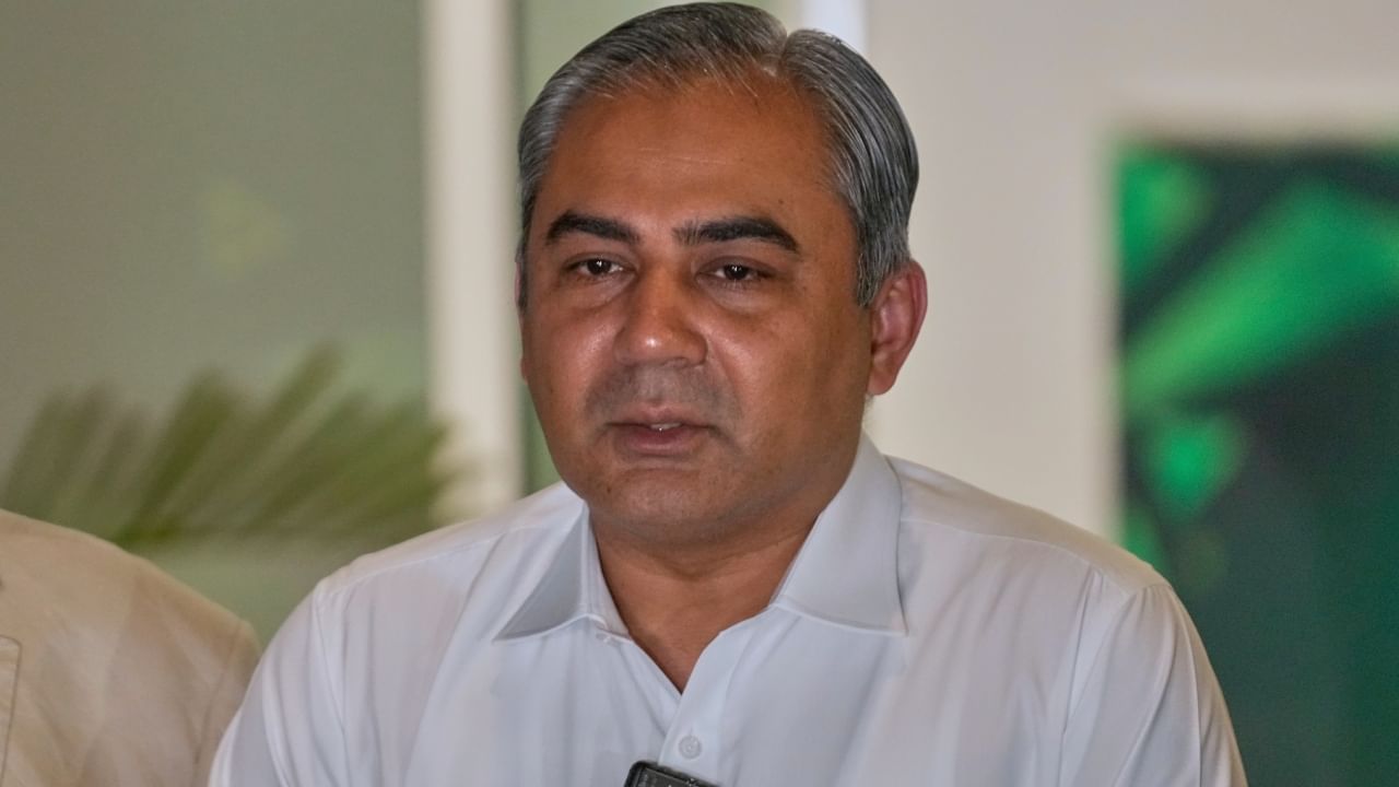 Asia Cup 2025: ‘ട്രോഫിയൊക്കെ തരാം, പക്ഷേ സൂര്യകുമാർ യാദവ് ഒരു കാര്യം ചെയ്യണം’: നിബന്ധന വച്ച് മൊഹ്സിൻ നഖ്‌വി