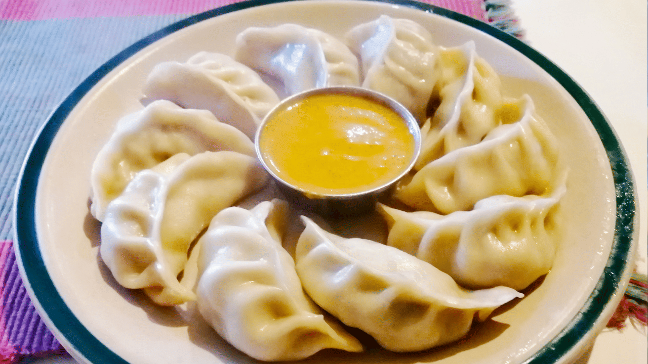 Momos : ആവിയിൽ വേവിച്ചെടുക്കുന്ന മോമോസ് ഇന്ത്യക്കാരനല്ല; ഈ വിദേശി എങ്ങനെ മലയാളിക്ക് സ്വന്തമായി