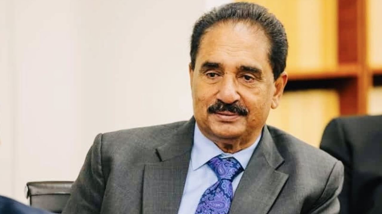 NK Premachandran: ‘കനകദുര്‍ഗയെയും, ബിന്ദു അമ്മിണിയെയും പമ്പയില്‍ എത്തിച്ചത് പൊലീസ് വാനില്‍, അവര്‍ക്ക് പൊറോട്ടയും ബീഫും വാങ്ങിക്കൊടുത്തു’