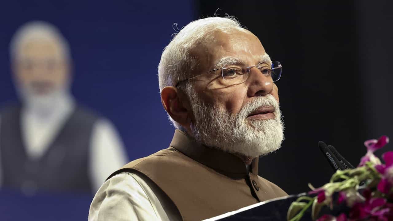 PM Modi: ദീപങ്ങളുടെ ഉത്സവം ജീവിതം സമൃദ്ധിയാല്‍ പ്രകാശിപ്പിക്കട്ടെ; ദീപാവലി ആശംസകള്‍ നേര്‍ന്ന് പ്രധാനമന്ത്രി