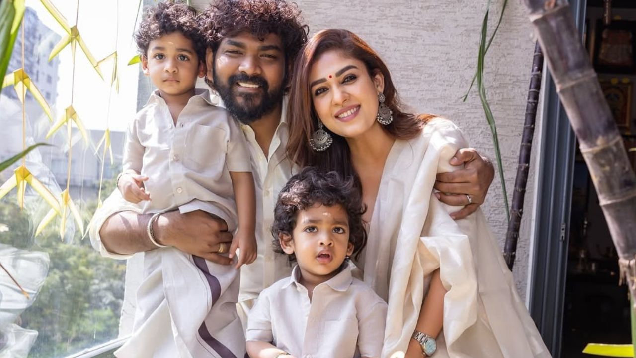 ഇപ്പോൾ ആളുകൾ അപ്ഡേറ്റ്സ് അറിയാൻ ഇഷ്ടപ്പെടുന്ന മറ്റൊരു താര കുടുംബമാണ് നയൻതാരയുടെയും വിഗ്നേഷിന്റെയും. 2022ലാണ് ഇരുവരുടേയും വിവാഹം കഴിഞ്ഞത്. താമസിയാതെ വാടക ഗർഭധാരണത്തിലൂടെ ഇരട്ടകുട്ടികൾ ജനിച്ചു. ആൺകുട്ടികളായ ഉയിർ, ഉലഗം എന്നിവർ. നയൻതാര മാത്രമല്ല. ഇനി പറയുന്ന താരങ്ങളും ഇരട്ടകുട്ടികളുടെ മാതാപിതാക്കളാണ്.(Photo credit: Social media)