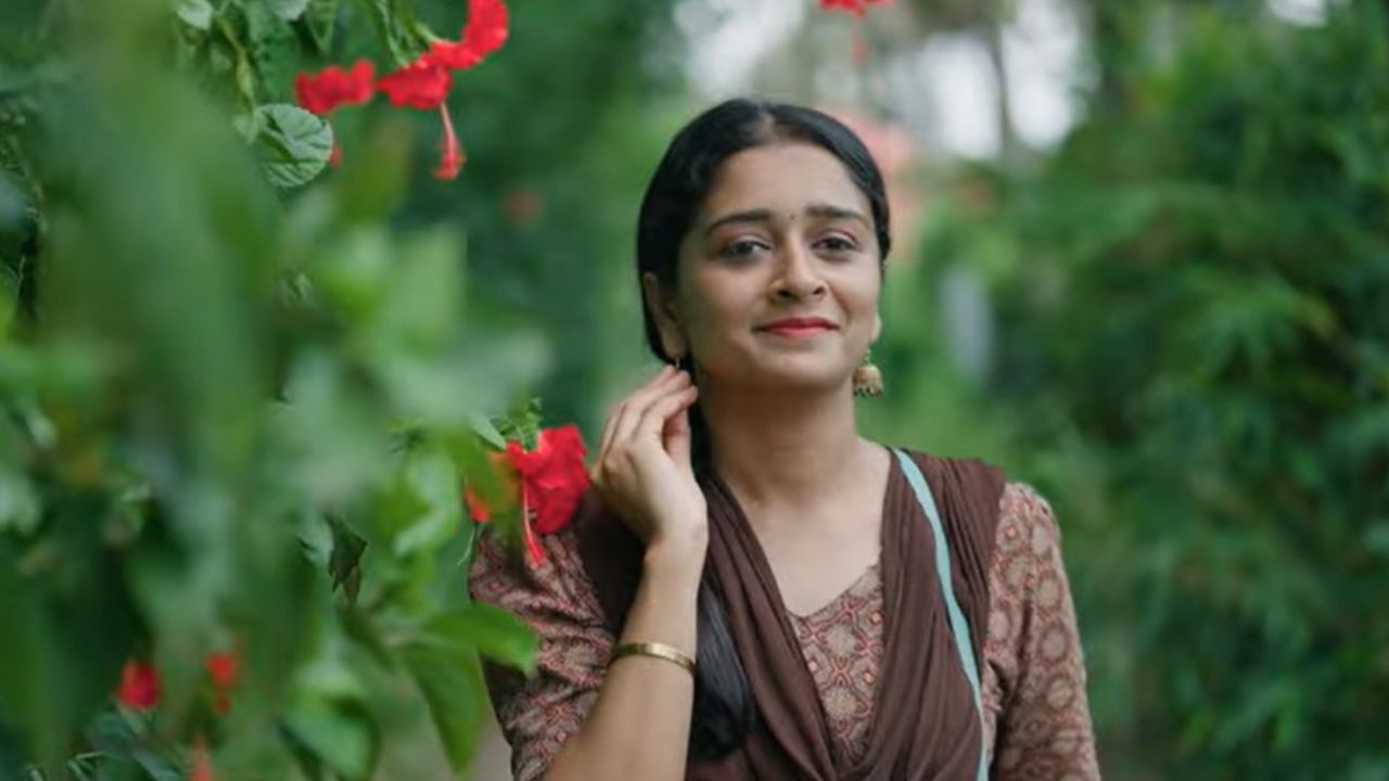 Niyatham Music Video: കേരളപ്പിറവിദിന സ്പെഷ്യൽ ‘നിയതം’ സംഗീത വീഡിയോ പ്രകാശനം ചെയ്ത് ഗവർണർ, വീഡിയോ കാണാം