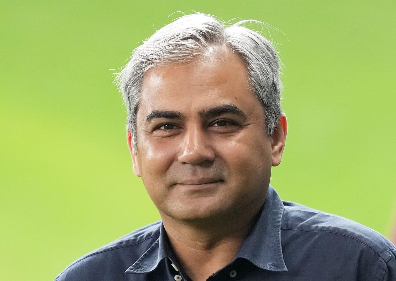 വാർത്താ ഏജൻസിയായ പിടിഐ ആണ് വാർത്ത റിപ്പോർട്ട് ചെയ്തത്. "ഇന്നത്തെ വിവരമനുസരിച്ച് ട്രോഫി ഇപ്പോഴും ദുബായിലെ എസിസി ഓഫീസിലാണ്. തൻ്റെ അനുവാദവും സാന്നിധ്യവുമില്ലാതെ ട്രോഫി എടുക്കരുതെന്നും ആർക്കും കൈമാറണമെന്നും അദ്ദേഹം നിർദ്ദേശിച്ചിട്ടുണ്ട്."