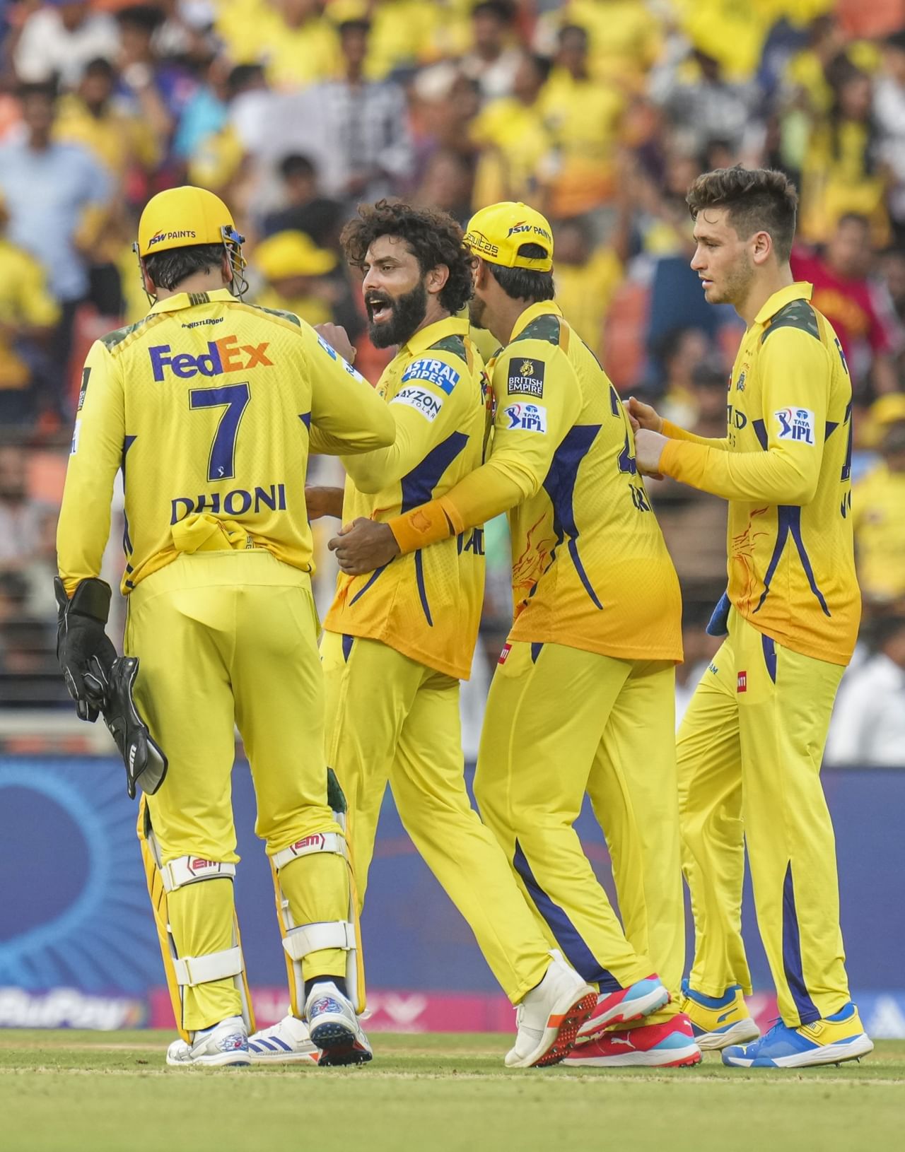 വരുന്ന ഐപിഎൽ ലേലത്തിന് മുന്നോടിയായി അഞ്ച് താരങ്ങളെ റിലീസ് ചെയ്യുമെന്ന റിപ്പോർട്ടുകളോട് പ്രതികരിച്ച് ചെന്നൈ സൂപ്പർ കിംഗ്സ്. 2026 സീസണ് മുന്നോടിയായി പ്രമുഖതാരങ്ങളടക്കം അഞ്ച് പേരെ ചെന്നൈ റിലീസ് ചെയ്യുമെന്നായിരുന്നു ക്രിക്ക്ബസിലെ റിപ്പോർട്ട്. (Image Credits- PTI)