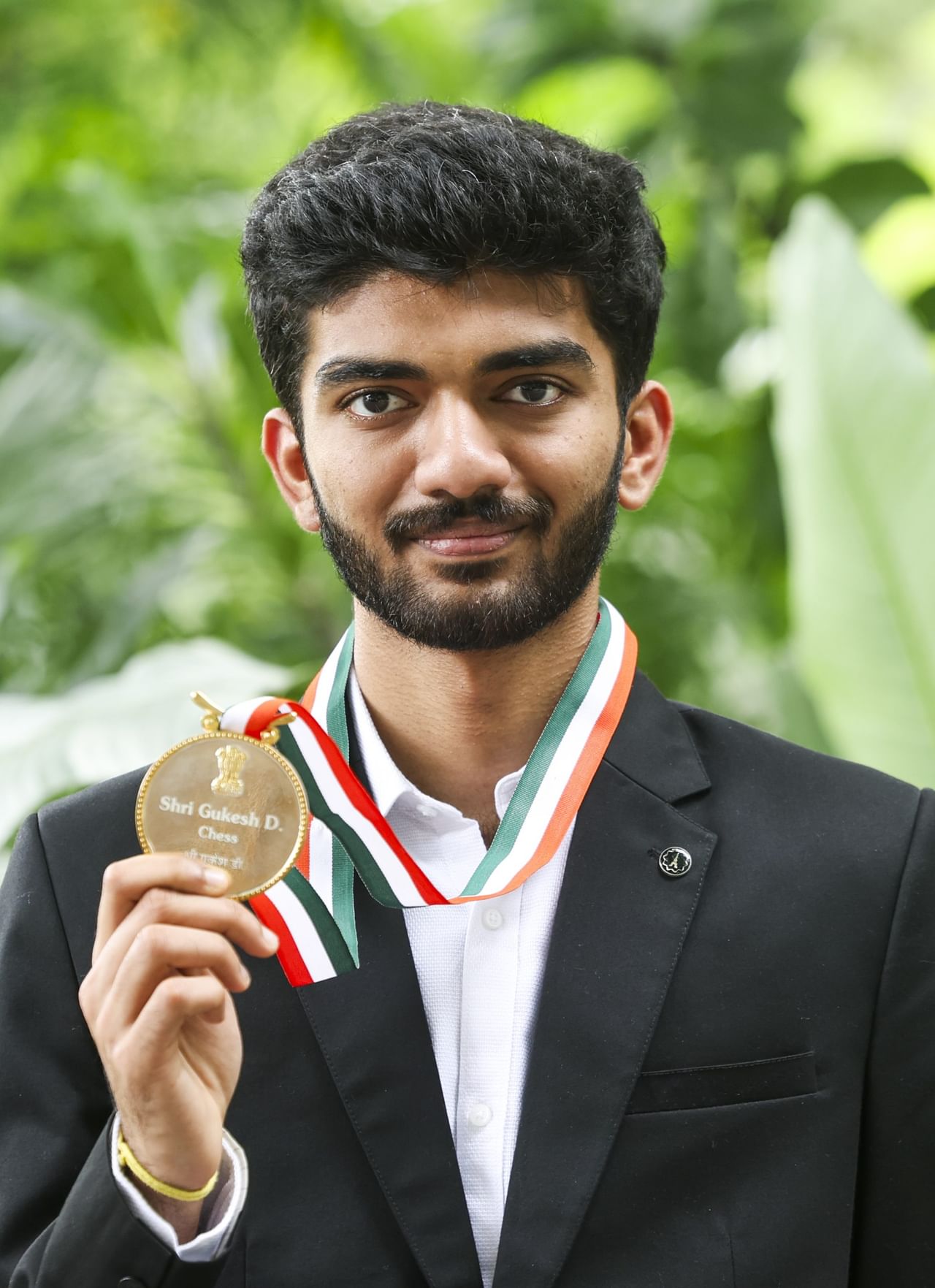 തൻ്റെ കരു വലിച്ചെറിഞ്ഞ് വിവാദത്തിലായ അമേരിക്കൻ ഗ്രാൻഡ് മാസ്റ്റർ ഹികാരു നകാമുറയെ തോല്പിച്ച് പ്രതികാരം വീട്ടി ലോക ചെസ് ചാമ്പ്യനായ ഗുകേഷ്. അമേരിക്കയിലെ സെൻ്റ് ലൂയിൽ നടന്ന ക്ലച്ച് ചെസ് ചാമ്പ്യൻസ് ഷോഡൗൺ 2025ലാണ് ഗുകേഷിൻ്റെ പകരം വീട്ടൽ. (Image Credits- PTI)