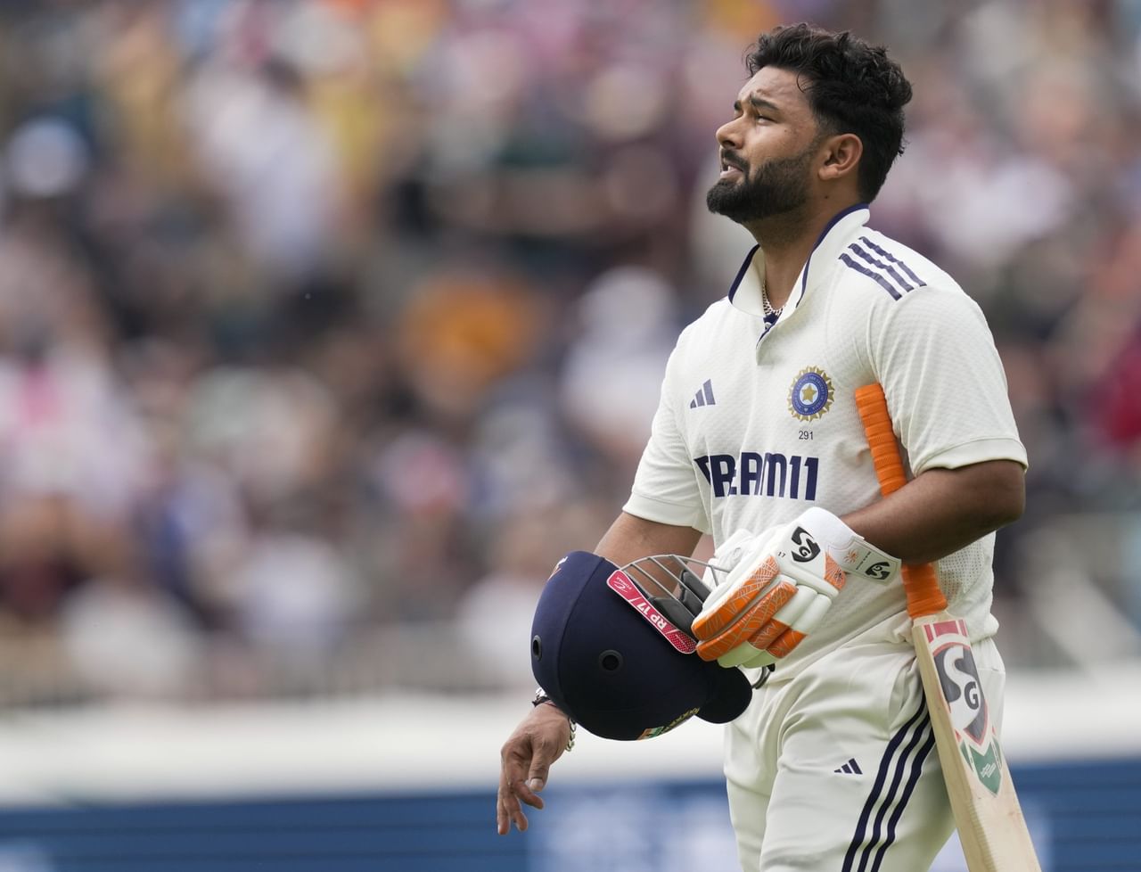 ദക്ഷിണാഫ്രിക്ക എയ്ക്കെതിരായ ചതുർദിന പരമ്പരയിൽ ഋഷഭ് പന്ത് ഇന്ത്യൻ ടീമിനെ നയിക്കും. ഒക്ടോബർ 30 മുതൽ നവംബർ 9 വരെയുള്ള കാലയളവിൽ ദക്ഷിണാഫ്രിക്കക്കെതിരെ രണ്ട് ചതുർദിന മത്സരങ്ങളാണ് ഇന്ത്യ എ കളിക്കുക. സായ് സുദർനാണ് ടീമിൻ്റെ വൈസ് ക്യാപ്റ്റൻ.