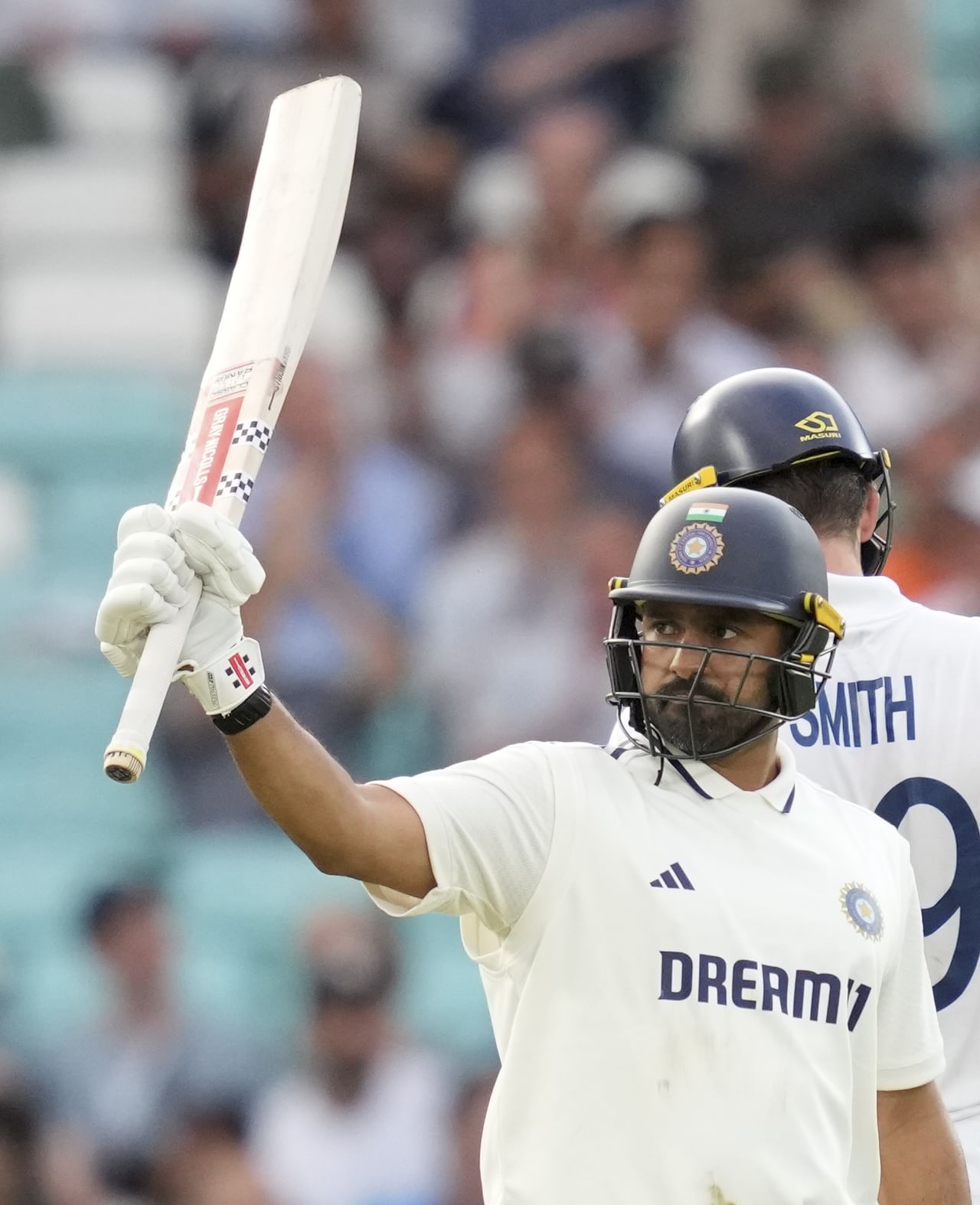 "ഇനിയും എൻ്റെ ലക്ഷ്യം രാജ്യത്തിനായി കളിക്കുക എന്നതാണ്. അതിന് കഴിയുന്നില്ലെങ്കിൽ അടുത്ത കാര്യമെന്നത് നിങ്ങൾ കളിക്കുന്ന ടീമിനെ വിജയങ്ങളിലേക്ക് നയിക്കുക എന്നതാണ്."- കർണാടകയ്ക്കായി 174 റൺസ് നേടി പുറത്താവാതെ നിന്ന കരുൺ നായർ തുടർന്നു.