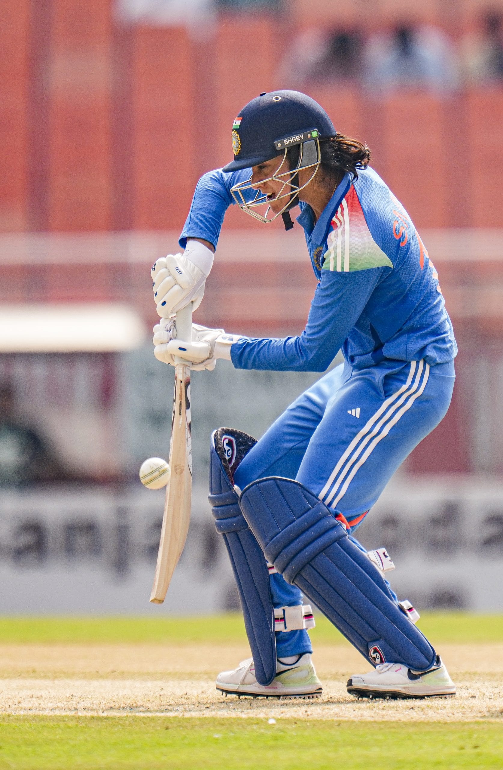 ഈ ലോകകപ്പിൽ ഇതുവരെ സ്മൃതി നിരാശപ്പെടുത്തിയെങ്കിലും ഇനി വരുന്ന മത്സരങ്ങളിൽ ഫോമിലേക്കെത്തുമെന്നാണ് പ്രതീക്ഷ. ഇന്ന് ദക്ഷിണാഫ്രിക്കക്കെതിരായ മത്സരത്തിന് ശേഷം ഓസ്ട്രേലിയ, ഇംഗ്ലണ്ട്, ന്യൂസീലൻഡ്, ദക്ഷിണാഫ്രിക്ക എന്നിവരാണ് ഇന്ത്യയുടെ എതിരാളികൾ.
