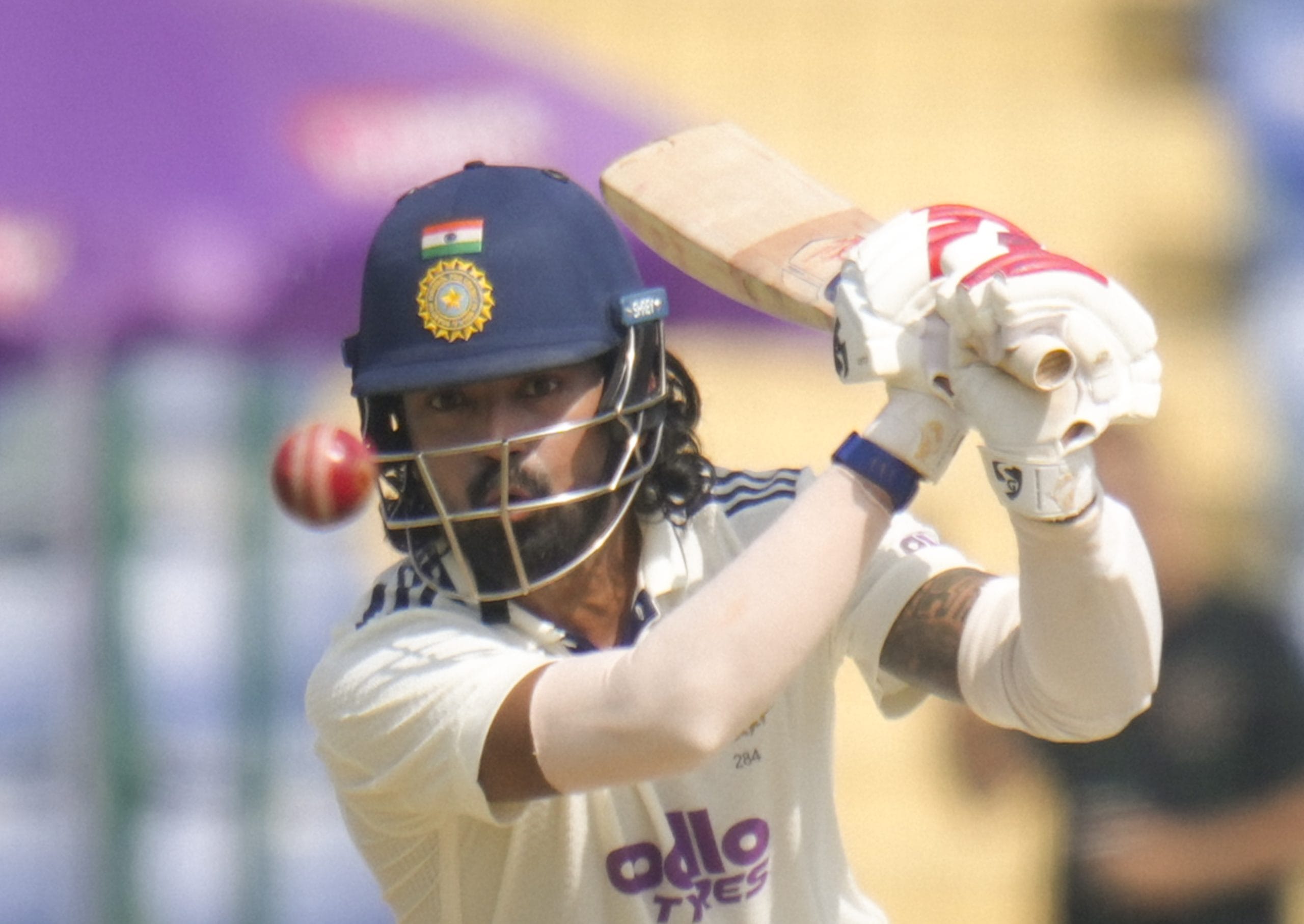 ടോസ് നേടി ബാറ്റിംഗ് തിരഞ്ഞെടുത്ത ഇന്ത്യക്ക് സ്കോർ 58ൽ നിൽക്കെ കെഎൽ രാഹുലിനെ നഷ്ടമായിരുന്നു. 38 റൺസ് നേടിയ രാഹുലിനെ ജോമൽ വരിക്കനാണ് പുറത്താക്കിയത്. രണ്ടാം വിക്കറ്റിൽ ജയ്സ്വാൾ - സുദർശൻ സഖ്യം ഇതുവരെ 150 റൺസാണ് കൂട്ടിച്ചേർത്തത്. 
