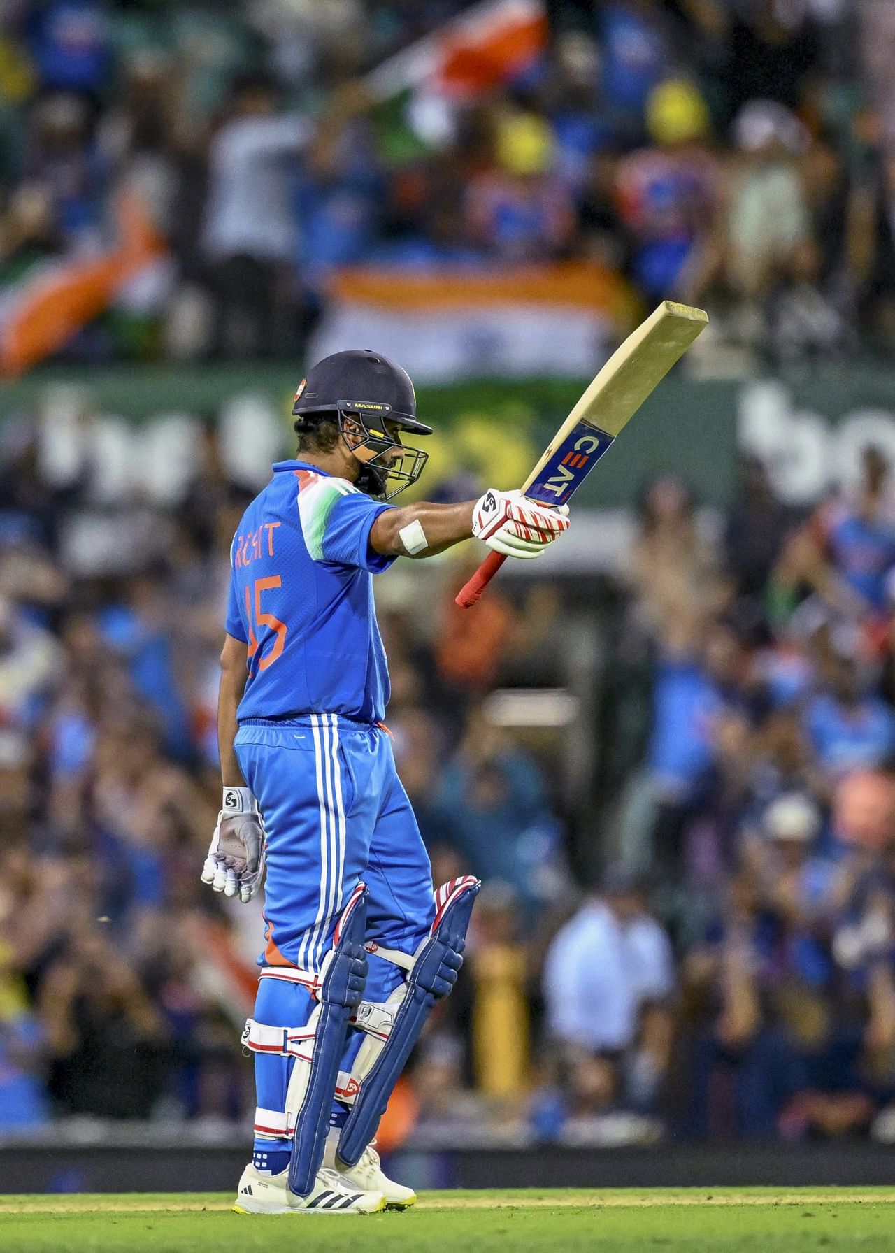 ഓസീസ് പര്യടനത്തിൽ ഒരു സെഞ്ചുറിയും ഫിഫ്റ്റിയും സഹിതം 202 റൺസാണ് രോഹിത് ശർമ്മ നേടിയത്. ഈ പ്രകടനത്തിൻ്റെ കരുത്തിൽ രോഹിത് ശർമ്മ കരിയറിലാദ്യമായി ഒന്നാം റാങ്കിലും എത്തി. തൻ്റെ 38ആം വയസിലാണ് രോഹിത് ശർമ്മ ഐസിസി ഏകദിന റാങ്കിംഗിൽ ഒന്നാമത് എത്തിയത്.