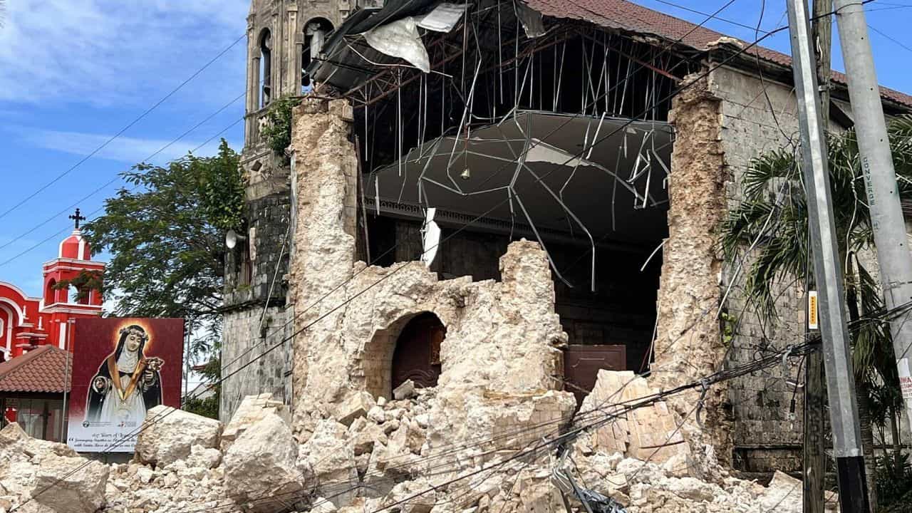 Philippines Earthquake: ഫിലിപ്പീൻസിൽ 7.6 തീവ്രതയുള്ള ഭൂകമ്പം; സുനാമി മുന്നറിയിപ്പ്