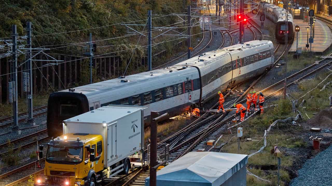 RRB JE Recruitment: ഇതാ സന്തോഷവാർത്ത... ആർആർബിയിൽ വീണ്ടും അവസരം; അപേക്ഷിക്കേണ്ടത് ഇങ്ങനെ