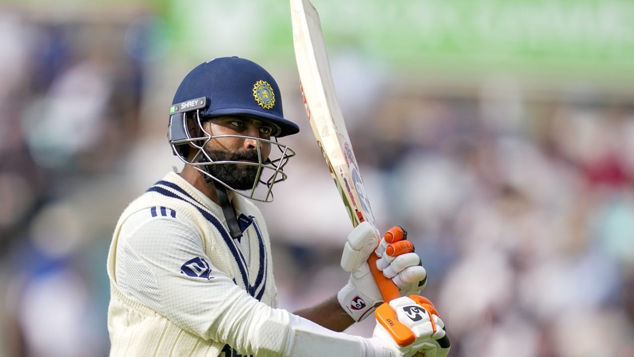 തന്റെ യൂട്യൂബ് ചാനലിലാണ് അശ്വിന്‍ ഇക്കാര്യം പറഞ്ഞത്.  രവീന്ദ്ര ജഡേജയെ അവർ ഒഴിവാക്കി. അടുത്ത 50 ഓവർ ലോകകപ്പിനായി അവർ അദ്ദേഹത്തെ പരിഗണിക്കുന്നില്ലെന്ന്‌ വ്യക്തമാണെന്ന് അശ്വിന്‍ പറഞ്ഞു (Image Credits: PTI)