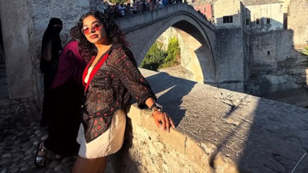 വ്യത്യസ്തതയാർന്ന അഭിനയമികവിനാലും തന്റെ ഉറച്ച നിലപാടിനാലും മലയാളി പ്രേക്ഷകർക്ക് റീമാ കല്ലിങ്കൽ എന്നും പ്രിയ താരമാണ്. സമൂഹത്തിൽ നടക്കുന്ന ഏതൊരു വിഷയത്തെക്കുറിച്ചും താരത്തിന് വ്യക്തമായ നിലപാട് ഉണ്ട്. മലയാള സിനിമ മേഖലയിൽ നിലനിന്നിരുന്ന പല അനീതികൾക്കും ഉറച്ച ശബ്ദത്തിൽ പ്രതികരിക്കാനും തന്റേടം കാണിച്ച നടികളിൽ ഒരാളാണ് റിമ.(Photo credit: Instgarm)