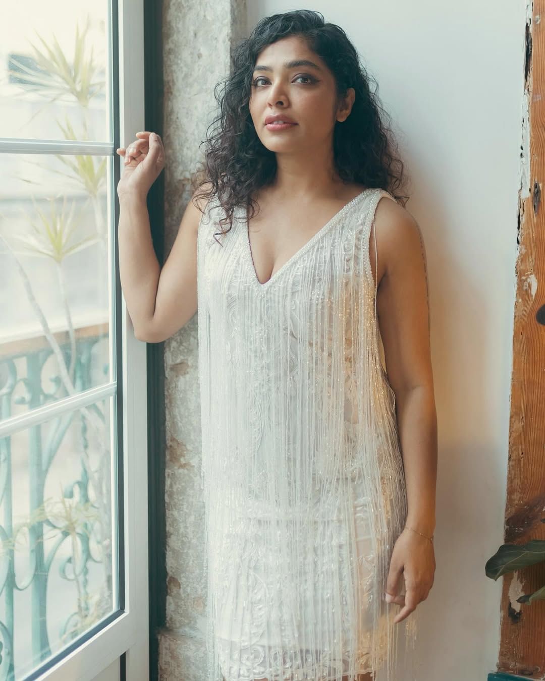 ഇപ്പോഴിതാ വിവാഹത്തെക്കുറിച്ചും വിവാഹജീവിതത്തെക്കുറിച്ചും താരം പറഞ്ഞ വാക്കുകളാണ് സോഷ്യൽ മീഡിയയിൽ വൈറലാകുന്നത്. ഒരു ഒപ്പ് മാത്രമാണ് എന്നാണ് നമ്മൾ കരുതുന്നത് പക്ഷെ അതൊരു ട്രാപ്പ് ആണെന്നാണ് നടി പറയുന്നത്.