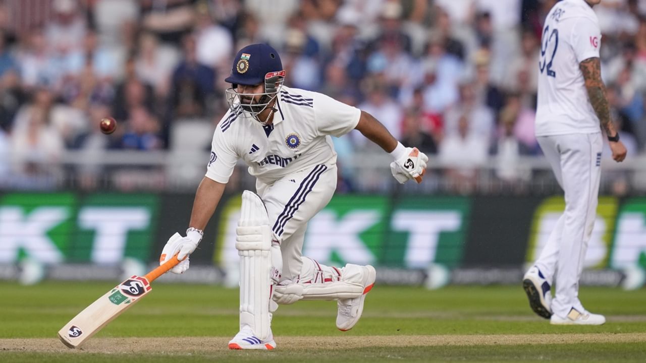 ഇംഗ്ലണ്ട് പരമ്പരയിൽ നാല് മത്സരങ്ങൾ കളിച്ച പന്ത് രണ്ട് സെഞ്ച്വറികളും മൂന്ന് അർദ്ധ സെഞ്ച്വറികളും ഉൾപ്പെടെ 479 റൺസ് നേടി. നിലവില്‍ കായികക്ഷമത വീണ്ടെടുക്കാനുള്ള ശ്രമത്തിലാണ് താരം. ഈ ആഴ്ച അവസാനം ബെംഗളൂരുവിലെ ബിസിസിഐ സെന്റർ ഓഫ് എക്സലൻസിൽ എത്തിയേക്കും  (Image Credits: PTI)