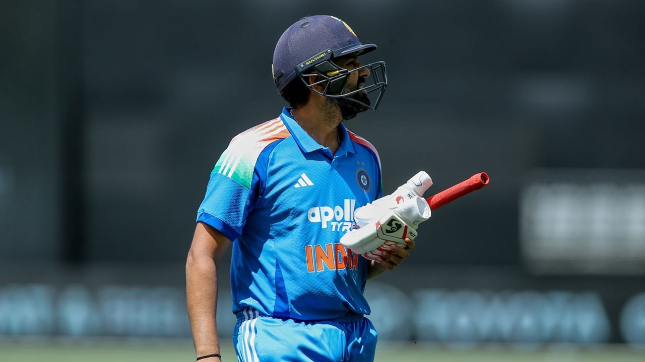 രോഹിതിനും, കോഹ്ലിക്കും സംഭവിച്ചത് എന്താണെന്ന് മുന്‍ താരം ഇര്‍ഫാന്‍ പത്താന്‍ ചൂണ്ടിക്കാട്ടി. ഫിറ്റ്‌നസ്‌ പ്രധാന കാര്യമാണ്. അതാണ് രോഹിതിനെ ബുദ്ധിമുട്ടിച്ചതെന്ന് പത്താന്‍ പറഞ്ഞു  (Image Credits: PTI)