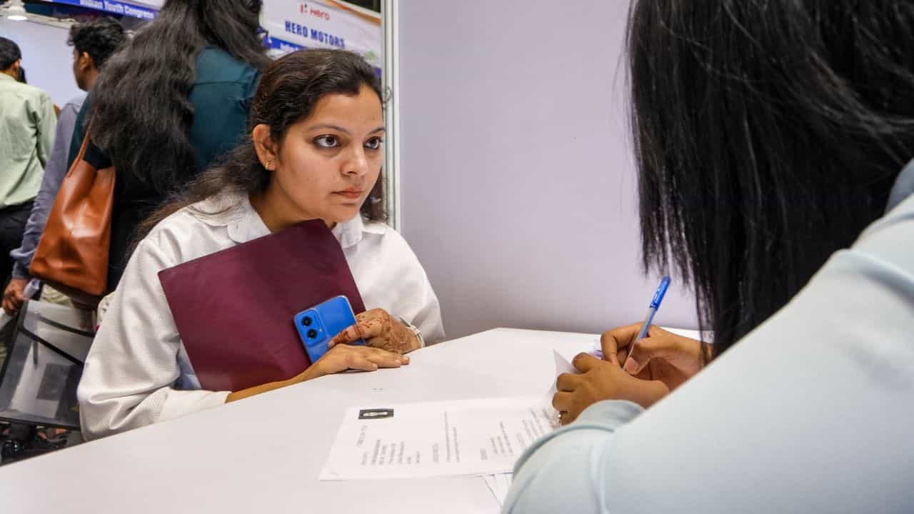 SEBI Recruitment: ഉയർന്ന ശമ്പളമുള്ള ജോലിയാണ് സ്വപ്നം... സെബിയിൽ അവസരം; വിശദവിവരങ്ങൾ ഇതാ