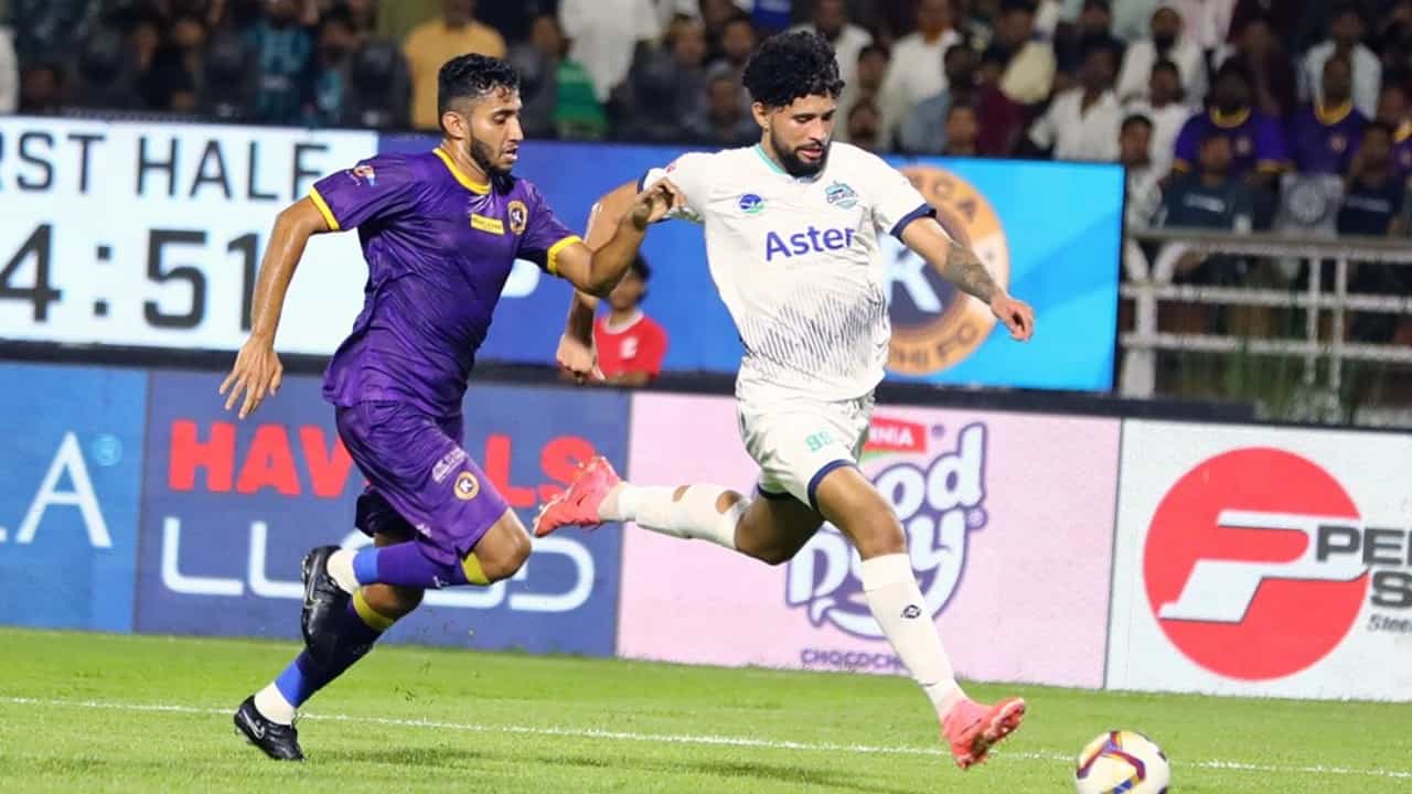 Super League Kerala 2025: സൂപ്പർ ലീഗ് കേരള രണ്ടാം സീസണ് ഇന്ന് തുടക്കം; ആദ്യ കളി കഴിഞ്ഞ സീസണിലെ ഫൈനലിസ്റ്റുകൾ തമ്മിൽ Super League Kerala 2025: സൂപ്പർ ലീഗ് കേരള രണ്ടാം സീസണ് ഇന്ന് തുടക്കം; ആദ്യ കളി കഴിഞ്ഞ സീസണിലെ ഫൈനലിസ്റ്റുകൾ തമ്മിൽ