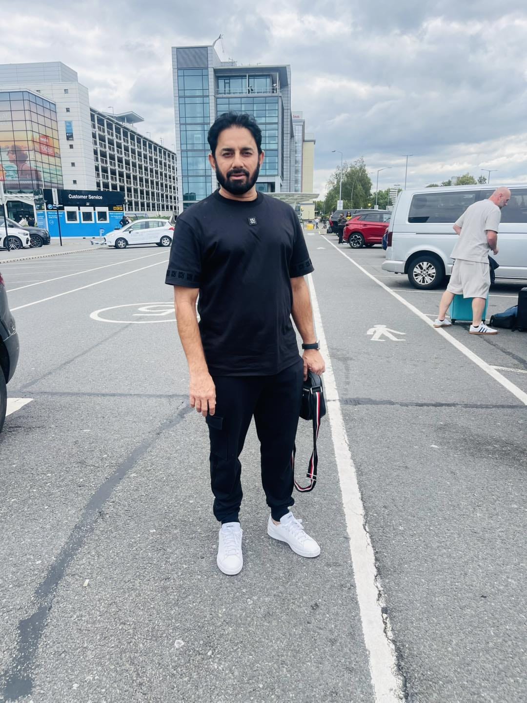 "സർക്കാർ നൽകിയ ചെക്ക് ബൗൺസായപ്പോൾ ഞെട്ടിപ്പോയി. പിസിബി ചെയർമാൻ അത് കൈകാര്യം ചെയ്യുമെന്ന് പറഞ്ഞെങ്കിലും ഒന്നും നടന്നില്ല. സർക്കാരിൻ്റെ വാഗ്ദാനം ആണെന്ന് പറഞ്ഞു. അങ്ങനെ ഞങ്ങൾക്ക് ഐസിസി നൽകിയ സമ്മാനത്തുക മാത്രമേ ലഭിച്ചുള്ളൂ."- അജ്മൽ തുടർന്നു. 
